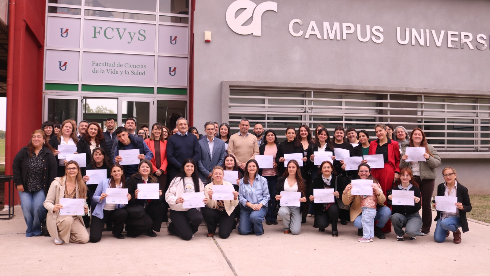 Diplomatura Integral en Inmunización: Más de 60 profesionales de la salud concluyeron su formación en la FCVyS